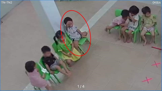 Xôn xao clip ghi lại hình ảnh được cho là bé trai mất tích ở Bắc Ninh bị người phụ nữ lạ mặt dụ dỗ đưa ra khỏi công viên - Ảnh 3. Xôn xao clip ghi lại hình ảnh được cho là bé trai mất tích ở Bắc Ninh bị người phụ nữ lạ mặt dụ dỗ đưa ra khỏi công viên - Ảnh 3.