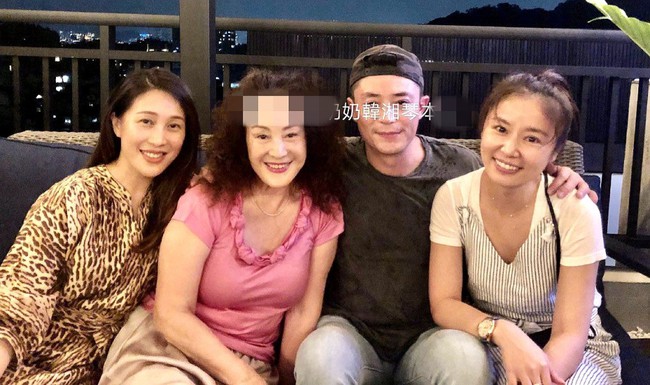 Gương mặt con gái Lâm Tâm Như và Hoắc Kiến Hoa chính thức lộ diện, mới 4 tuổi nhưng đã thừa hưởng nhiều nét đẹp của mẹ - Ảnh 1.