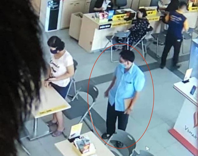 Vụ bé gái 14 tuổi mất tích cùng người đàn ông lạ: "Hỏi gì con tôi cũng khóc" - Ảnh 2. Vụ bé gái 14 tuổi mất tích cùng người đàn ông lạ: "Hỏi gì con tôi cũng khóc" - Ảnh 2.