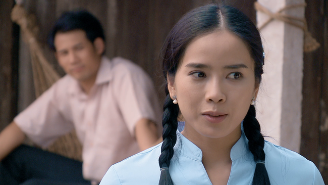 &quot;Yêu trong đau thương&quot; lên sóng VTV3: Vừa ra mắt đã ngập drama, cô hầu gái xinh đẹp bị ông chủ sàm sỡ - Ảnh 2.