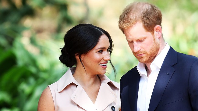 Đúng vào ngày sinh nhật của mình, Meghan Markle bị tố khai gian tuổi tác, lớn hơn Hoàng tử Harry rất nhiều - Ảnh 2.