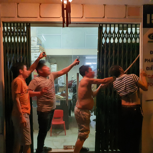 Hà Nội: Sáng đăng tin truy tìm danh tính của chiếc vỏ bé Na trong nhà, tối đến chính chủ đã tự nguyện lộ diện - Ảnh 2. Hà Nội: Sáng đăng tin truy tìm danh tính của chiếc vỏ bé Na trong nhà, tối đến chính chủ đã tự nguyện lộ diện - Ảnh 2.