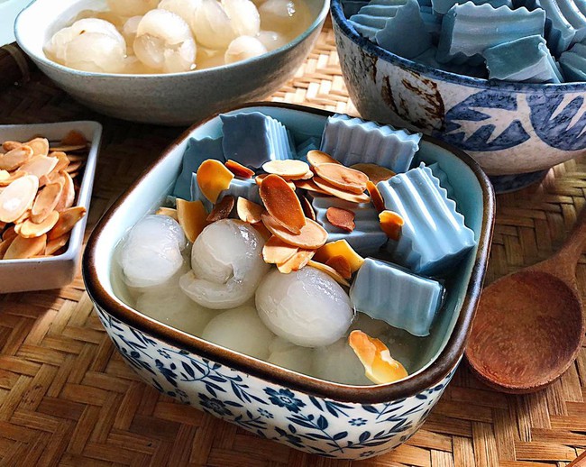 Ưng hết ý món chè khúc bạch giải nhiệt &quot;mẹ Tấm&quot; vào bếp trổ tài mời cả nhà - Ảnh 2.