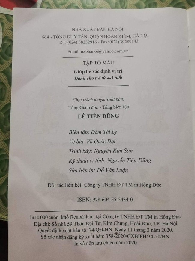 Phụ huynh choáng váng trước bộ sách sai tùm lùm: "Con bò" thì viết thành "con bì", dạy về xe máy thì cho hẳn xe đạp làm hình minh họa! - Ảnh 2. Phụ huynh choáng váng trước bộ sách sai tùm lùm: "Con bò" thì viết thành "con bì", dạy về xe máy thì cho hẳn xe đạp làm hình minh họa! - Ảnh 2.