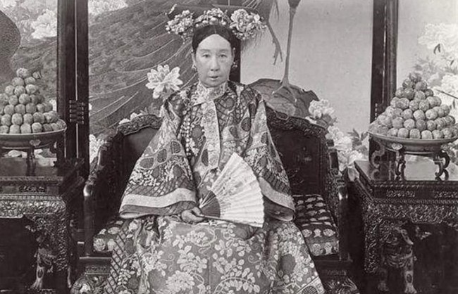 Cả đời Từ Hi Thái Hậu chỉ làm một bài thơ, dù được nhận xét “dở tệ” nhưng vẫn nổi tiếng vì lý do bất ngờ - Ảnh 2. Cả đời Từ Hi Thái Hậu chỉ làm một bài thơ, dù được nhận xét “dở tệ” nhưng vẫn nổi tiếng vì lý do bất ngờ - Ảnh 2.