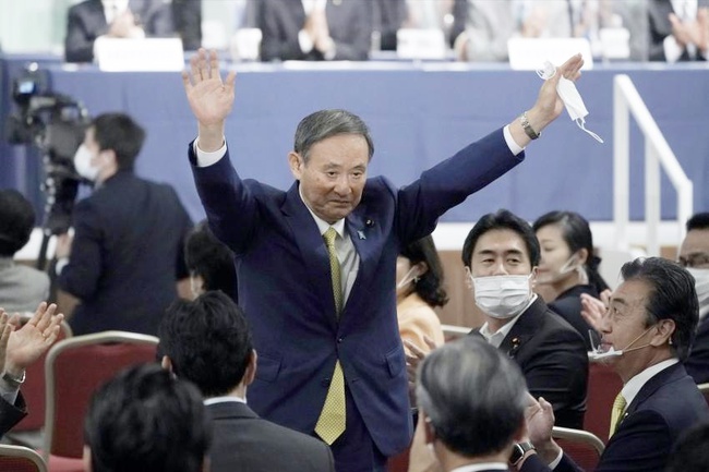 Chân dung tân Thủ tướng làm nên lịch sử Nhật Bản: Bắt đầu từ con số 0, hai bàn tay trắng vẫn làm nên điều phi thường - Ảnh 1.