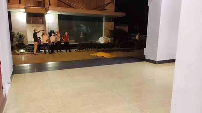 Hà Nội: Nam thanh niên rơi từ tầng 22 chung cư xuống đất tử vong - Ảnh 1.
