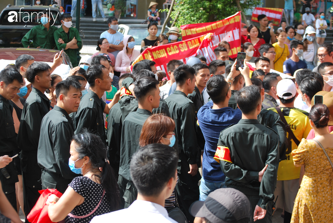 Hà Nội: Hàng nghìn hộ dân chung cư cao cấp phản đối chủ đầu tư lấy sân chơi của trẻ làm chỗ đỗ xe - Ảnh 6.