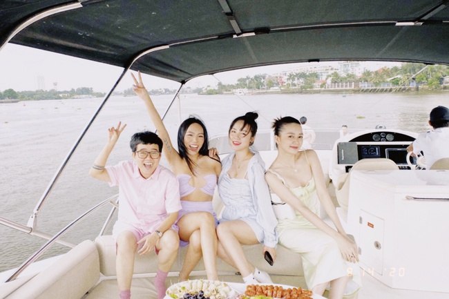 Hội chị em Vũ Thảo My - Phương Ly - Thiều Bảo Trang tự tin khoe dáng nuột nà trong cùng khung hình - Ảnh 7. Hội chị em Vũ Thảo My - Phương Ly - Thiều Bảo Trang tự tin khoe dáng nuột nà trong cùng khung hình - Ảnh 7.