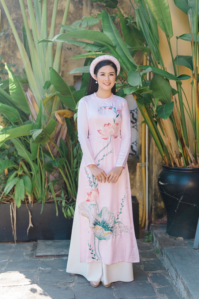 Sắp đến ngày chay, Hoa hậu Ngọc Hân lại trổ tài làm mì xào chay đầy sắc màu khiến chị em rần rần học theo - Ảnh 7. Sắp đến ngày chay, Hoa hậu Ngọc Hân lại trổ tài làm mì xào chay đầy sắc màu khiến chị em rần rần học theo - Ảnh 7.