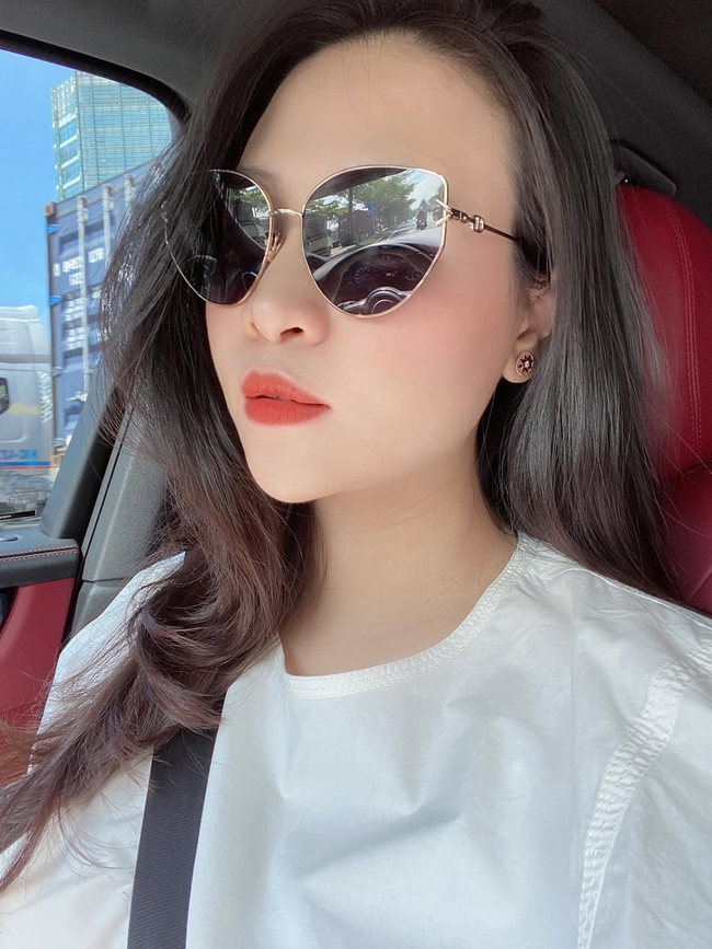 Đàm Thu Trang khoe khoảnh khắc cực yêu của con gái, nhìn tay chân mũm mĩm mà ai cũng xuýt xoa - Ảnh 3. Đàm Thu Trang khoe khoảnh khắc cực yêu của con gái, nhìn tay chân mũm mĩm mà ai cũng xuýt xoa - Ảnh 3.