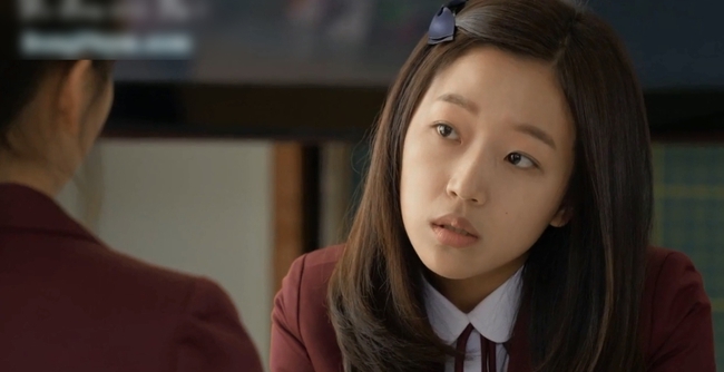 Kim So Hyun và bộ phim lấy đề tài bạo lực học đường đến mức phải chọn cái chết và màn vực dậy sau biến cố - Ảnh 3. Kim So Hyun và bộ phim lấy đề tài bạo lực học đường đến mức phải chọn cái chết và màn vực dậy sau biến cố - Ảnh 3.