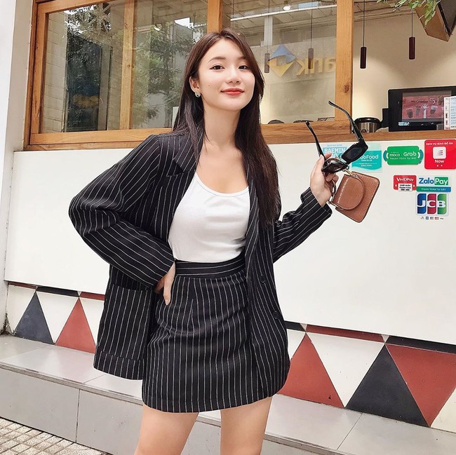 Phụ nữ Pháp mê nhất diện blazer kẻ mùa lạnh, nhìn vừa Tây lại sang xịn hết nấc  - Ảnh 15.