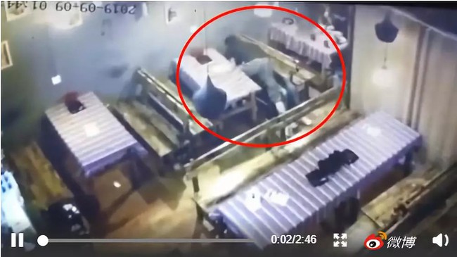 Vụ nữ sinh say rượu chết đuối với nhiều tình tiết đáng ngờ: Bản án 1 năm 6 tháng tù trở thành sự việc "nóng" nhất ngày hôm nay - Ảnh 3. Vụ nữ sinh say rượu chết đuối với nhiều tình tiết đáng ngờ: Bản án 1 năm 6 tháng tù trở thành sự việc "nóng" nhất ngày hôm nay - Ảnh 3.
