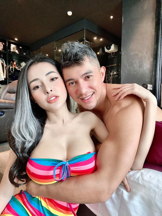 Ngân 98 bất ngờ gọi Lương Bằng Quang là người yêu cũ dù mới âu yếm nhau trên livestream - Ảnh 4. Ngân 98 bất ngờ gọi Lương Bằng Quang là người yêu cũ dù mới âu yếm nhau trên livestream - Ảnh 4.