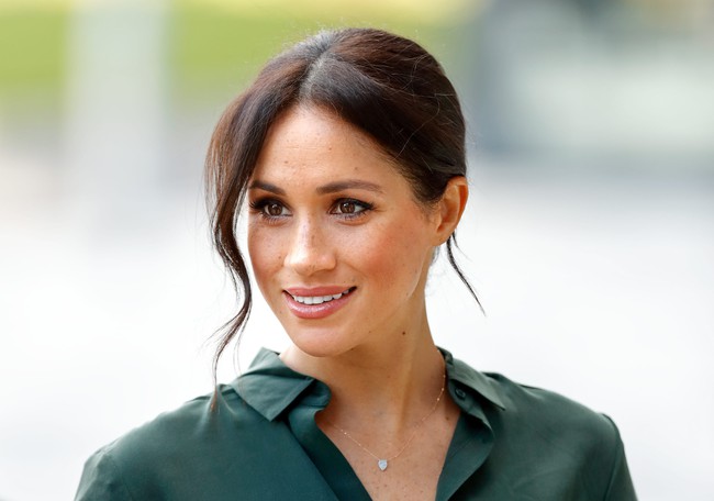 Harry tái xuất với diện mạo mới còn Meghan Markle lại lao đao với vụ kiện tai tiếng ngốn 53 tỷ đồng với những chi tiết gây bất lợi - Ảnh 2.