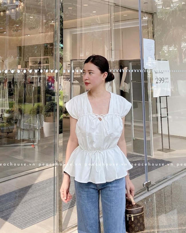 Phu nhân thượng nghị sĩ và cũng là bạn thân Hà Tăng: Chẳng ai nghĩ là 35 tuổi, xem ảnh học được bao nhiêu cách mặc đồ trắng đẹp sang chảnh - Ảnh 9. Phu nhân thượng nghị sĩ và cũng là bạn thân Hà Tăng: Chẳng ai nghĩ là 35 tuổi, xem ảnh học được bao nhiêu cách mặc đồ trắng đẹp sang chảnh - Ảnh 9.