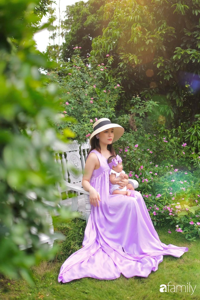 "Phù thủy make-up" Quách Ánh kể chuyện làm mẹ bỉm sữa: Trở lại công việc sớm giúp giảm stress sau sinh, - Ảnh 5. "Phù thủy make-up" Quách Ánh kể chuyện làm mẹ bỉm sữa: Trở lại công việc sớm giúp giảm stress sau sinh, - Ảnh 5.