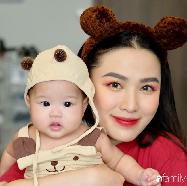 "Phù thủy make-up" Quách Ánh kể chuyện làm mẹ bỉm sữa: Trở lại công việc sớm giúp giảm stress sau sinh, - Ảnh 1. "Phù thủy make-up" Quách Ánh kể chuyện làm mẹ bỉm sữa: Trở lại công việc sớm giúp giảm stress sau sinh, - Ảnh 1.