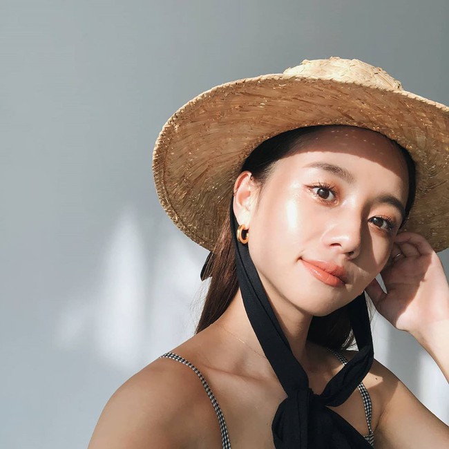 Đắp mặt kiểu lạ như gái Hàn và chống nắng như gái Nhật: Bí quyết sở hữu làn da trắng sáng bật tông cho các nàng - Ảnh 4. Đắp mặt kiểu lạ như gái Hàn và chống nắng như gái Nhật: Bí quyết sở hữu làn da trắng sáng bật tông cho các nàng - Ảnh 4.