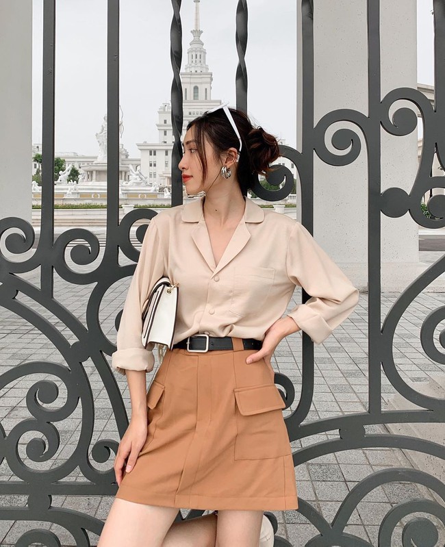 Sơ mi màu nâu chuẩn mùa Thu: Mỗi sắc độ lại hợp từng tông da, nhưng tựu chung đều giúp người mặc nhìn sang hết nấc - Ảnh 7. Sơ mi màu nâu chuẩn mùa Thu: Mỗi sắc độ lại hợp từng tông da, nhưng tựu chung đều giúp người mặc nhìn sang hết nấc - Ảnh 7.