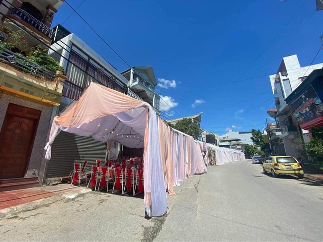 Công an vào cuộc vụ chủ nhà hàng ở Điện Biên bị khách 'bom' 150 mâm cỗ cưới: Đã xác định được người liên quan  - Ảnh 1.