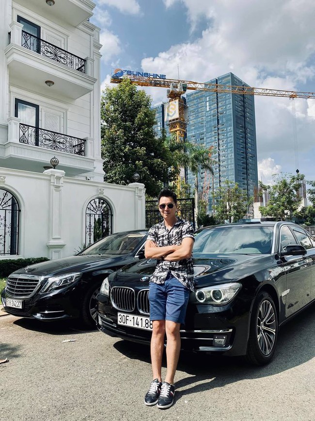 Nhiều năm sau lùm xùm quan hệ ngoài luồng trước ly hôn và không đưa tiền trợ cấp nuôi con, chồng cũ của hot mom Hằng Túi có cuộc sống thay đổi bất ngờ - Ảnh 4. Nhiều năm sau lùm xùm quan hệ ngoài luồng trước ly hôn và không đưa tiền trợ cấp nuôi con, chồng cũ của hot mom Hằng Túi có cuộc sống thay đổi bất ngờ - Ảnh 4.