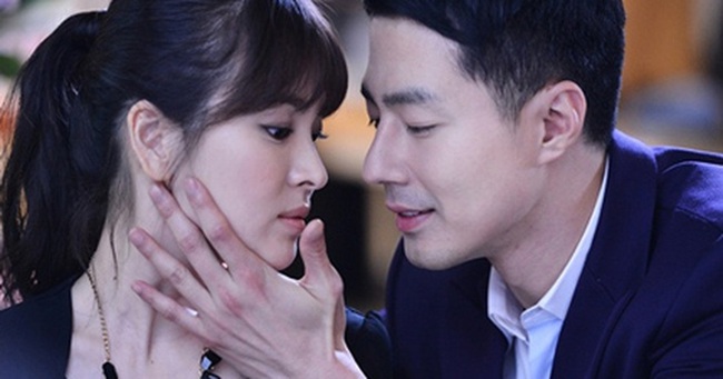 Không phải Won Bin, Jo In Sung mới là bạn diễn đóng cùng Song Hye Kyo trong dự án phim đối đầu Song Joong Ki? - Ảnh 5. Không phải Won Bin, Jo In Sung mới là bạn diễn đóng cùng Song Hye Kyo trong dự án phim đối đầu Song Joong Ki? - Ảnh 5.