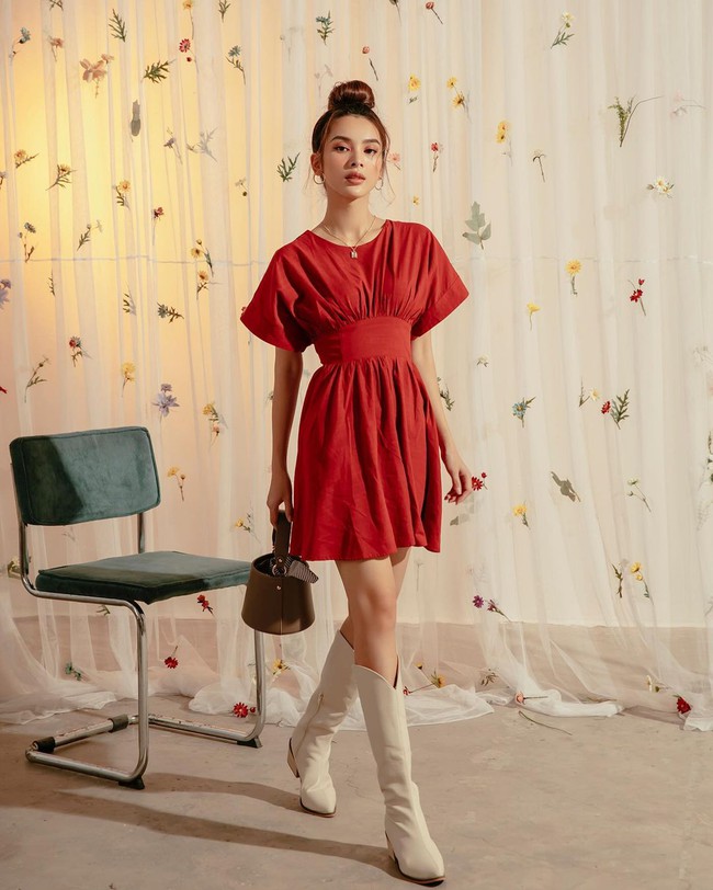 10 mẫu váy đỏ rất sang chứ không hề chóe của các shop thời trang Việt, sắm ngay để năm mới &quot;đỏ thôi đen quên đi&quot; - Ảnh 11.