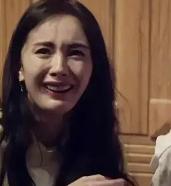 Dương Mịch ngày càng xuống sắc, di chứng phẫu thuật thẩm mỹ lộ rõ? - Ảnh 2. Dương Mịch ngày càng xuống sắc, di chứng phẫu thuật thẩm mỹ lộ rõ? - Ảnh 2.
