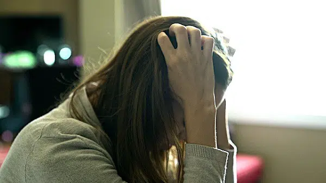 Nhìn tờ di chúc viết dở khiến tôi không còn muốn chăm sóc bố chồng bị bệnh nặng nữa - Ảnh 1. Nhìn tờ di chúc viết dở khiến tôi không còn muốn chăm sóc bố chồng bị bệnh nặng nữa - Ảnh 1.