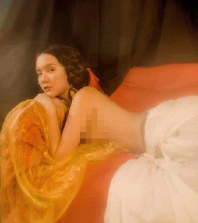 "Nàng thơ của Sơn Tùng M-TP" bị “đào mộ” ảnh nude giữa ồn ào tình ái của nam ca sĩ và Thiều Bảo Trâm - Ảnh 2. "Nàng thơ của Sơn Tùng M-TP" bị “đào mộ” ảnh nude giữa ồn ào tình ái của nam ca sĩ và Thiều Bảo Trâm - Ảnh 2.