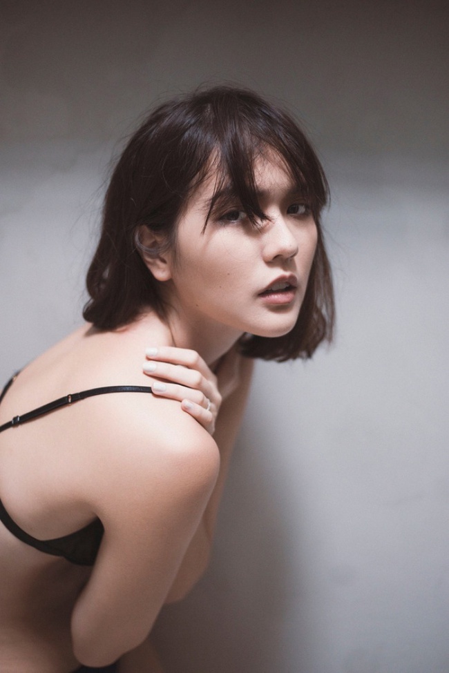 "Nàng thơ của Sơn Tùng M-TP" bị “đào mộ” ảnh nude giữa ồn ào tình ái của nam ca sĩ và Thiều Bảo Trâm - Ảnh 5. "Nàng thơ của Sơn Tùng M-TP" bị “đào mộ” ảnh nude giữa ồn ào tình ái của nam ca sĩ và Thiều Bảo Trâm - Ảnh 5.