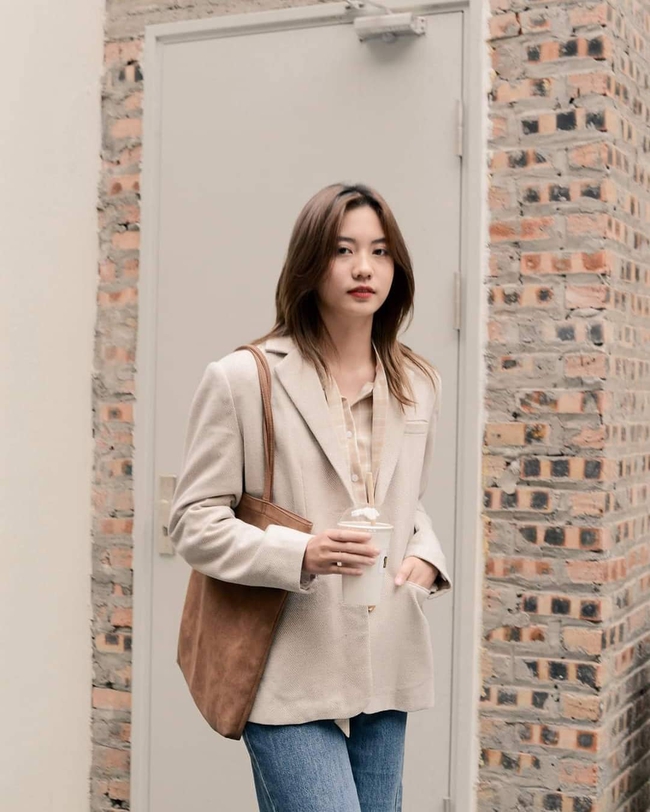 10 mẫu áo blazer rất trẻ trung nhưng ghi điểm thanh lịch tuyệt đối để diện Tết, hay nhất là chỉ có giá từ 520k - Ảnh 5.