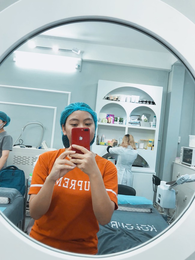 Cô nàng lần đầu trải nghiệm dịch vụ nặn mụn 99k, bất ngờ nhất là thủ thuật hút máu bầm - Ảnh 1. Cô nàng lần đầu trải nghiệm dịch vụ nặn mụn 99k, bất ngờ nhất là thủ thuật hút máu bầm - Ảnh 1.