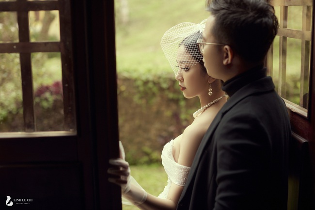 Ngắm bộ ảnh cưới của Á Hậu Thúy An và bạn trai hơn 10 tuổi: Cô dâu cực thần thái sang chảnh, chú rể điển trai phong độ - Ảnh 6. Ngắm bộ ảnh cưới của Á Hậu Thúy An và bạn trai hơn 10 tuổi: Cô dâu cực thần thái sang chảnh, chú rể điển trai phong độ - Ảnh 6.