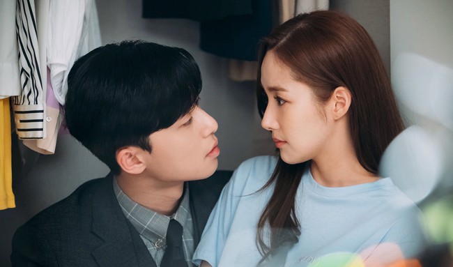 Thấy chồng đặt vé máy bay dịp Tết Nguyên đán vào Sài Gòn, tôi tò mò tra hỏi thì sững người với câu trả lời - Ảnh 1. Thấy chồng đặt vé máy bay dịp Tết Nguyên đán vào Sài Gòn, tôi tò mò tra hỏi thì sững người với câu trả lời - Ảnh 1.