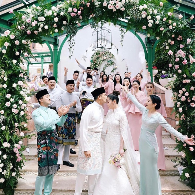 Tổ chức hôn lễ xa hoa bậc nhất năm 2018, ái nữ của đại gia giàu nhất Malaysia có cuộc sống ra sao? - Ảnh 4.