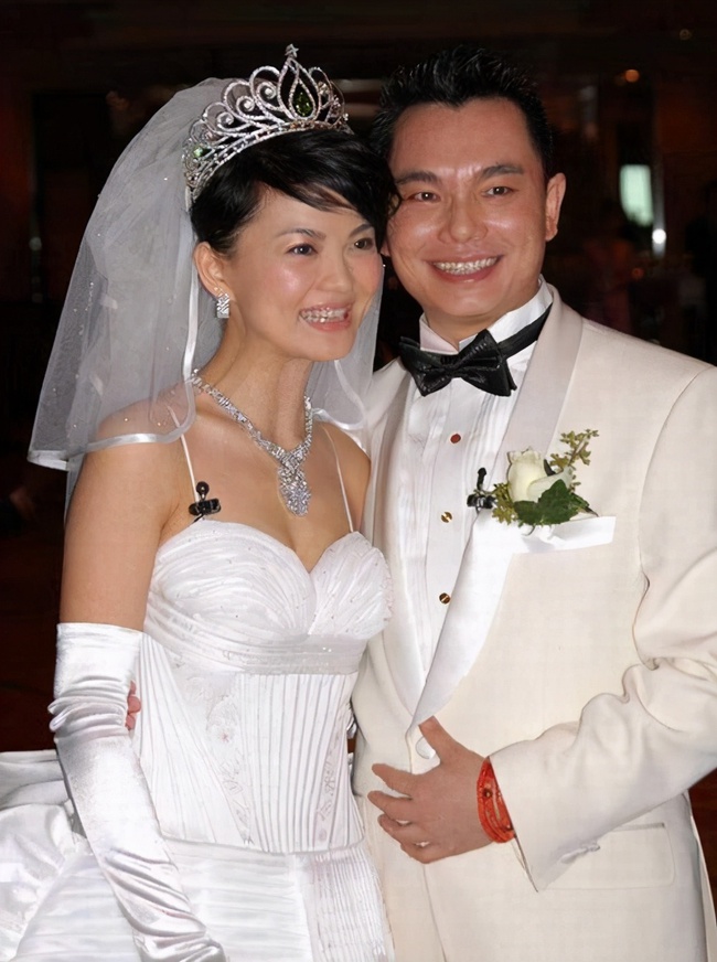 Mỹ nhân Hoa ngữ gây chú ý bởi những cuộc hôn nhân chớp nhoáng - Ảnh 4. Mỹ nhân Hoa ngữ gây chú ý bởi những cuộc hôn nhân chớp nhoáng - Ảnh 4.