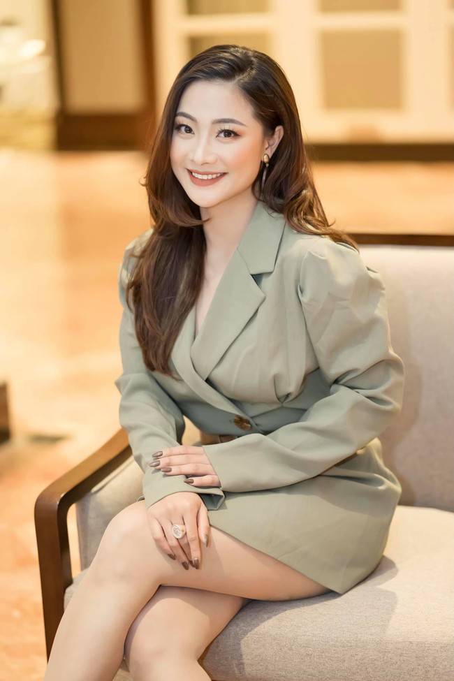 Hướng dương ngược nắng: Xuất hiện nhân vật nữ mới cực xinh đẹp ở bên Phúc, chẳng lẽ là tình địch của Châu? - Ảnh 10.