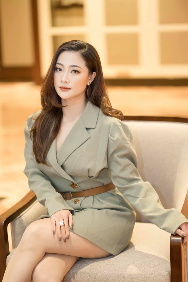 Hướng dương ngược nắng: Xuất hiện nhân vật nữ mới cực xinh đẹp ở bên Phúc, chẳng lẽ là tình địch của Châu? - Ảnh 9.