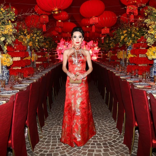 Nữ hoàng thời trang đanh đá nhất series giới siêu giàu châu Á của Netflix: Sống giữa núi hàng hiệu, công khai &quot;cà khịa&quot; người nổi tiếng vì mặc váy &quot;đụng hàng&quot; - Ảnh 4.