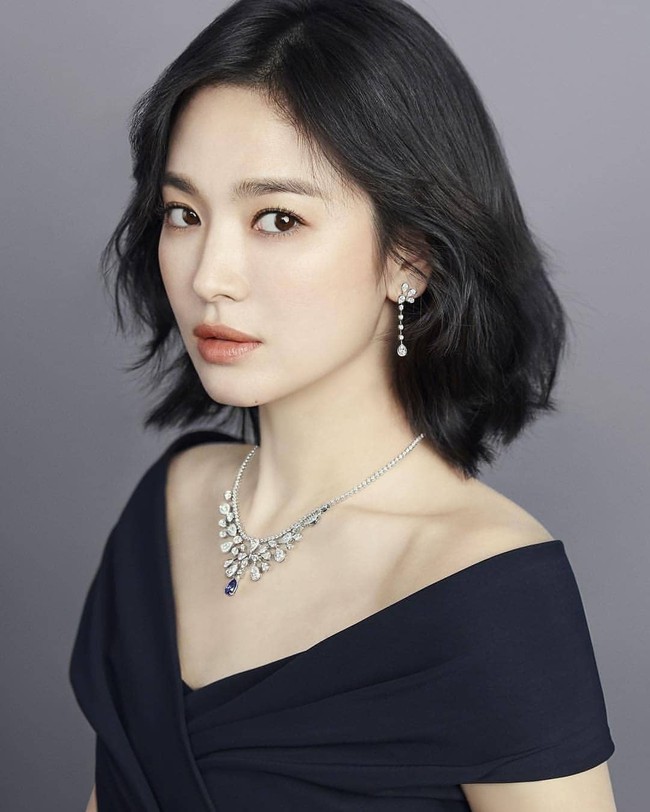 Ngộp thở 4 phim Hàn "đỉnh" của năm 2021: Son Ye Jin - Hyun Bin đối đầu, căng nhất là màn "chiến nhau" của Song Joong Ki - Song Hye Kyo - Ảnh 3. Ngộp thở 4 phim Hàn "đỉnh" của năm 2021: Son Ye Jin - Hyun Bin đối đầu, căng nhất là màn "chiến nhau" của Song Joong Ki - Song Hye Kyo - Ảnh 3.