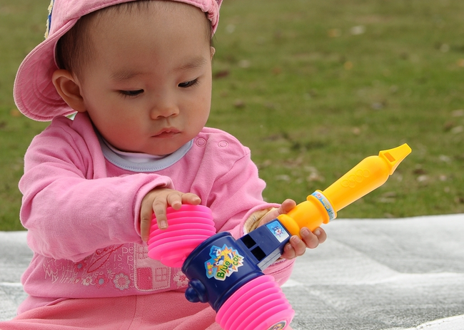 Đứa trẻ 1 tuổi có thông minh hay không, chỉ cần nhìn vào 3 điểm này sẽ rõ - Ảnh 4. Đứa trẻ 1 tuổi có thông minh hay không, chỉ cần nhìn vào 3 điểm này sẽ rõ - Ảnh 4.