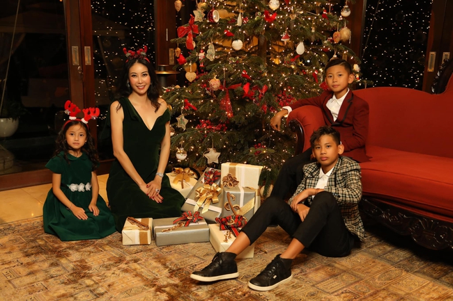 Hội rich kid nhà Trương Ngọc Ánh - Hà Kiều Anh - Lê Anh Thơ đọ chân dài chung khung hình, ai cũng ngưỡng mộ cách nuôi con của mẹ bọn trẻ - Ảnh 11. Hội rich kid nhà Trương Ngọc Ánh - Hà Kiều Anh - Lê Anh Thơ đọ chân dài chung khung hình, ai cũng ngưỡng mộ cách nuôi con của mẹ bọn trẻ - Ảnh 11.