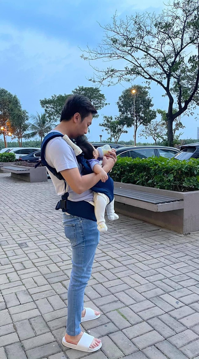 Khoảnh khắc "ngọt hơn đường" của Cường Đô La bên con gái cưng - Ảnh 3.