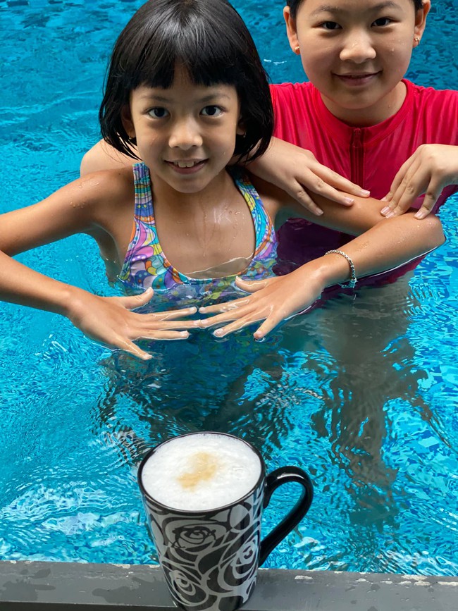 Hội rich kid nhà Trương Ngọc Ánh - Hà Kiều Anh - Lê Anh Thơ đọ chân dài chung khung hình, ai cũng ngưỡng mộ cách nuôi con của mẹ bọn trẻ - Ảnh 5. Hội rich kid nhà Trương Ngọc Ánh - Hà Kiều Anh - Lê Anh Thơ đọ chân dài chung khung hình, ai cũng ngưỡng mộ cách nuôi con của mẹ bọn trẻ - Ảnh 5.