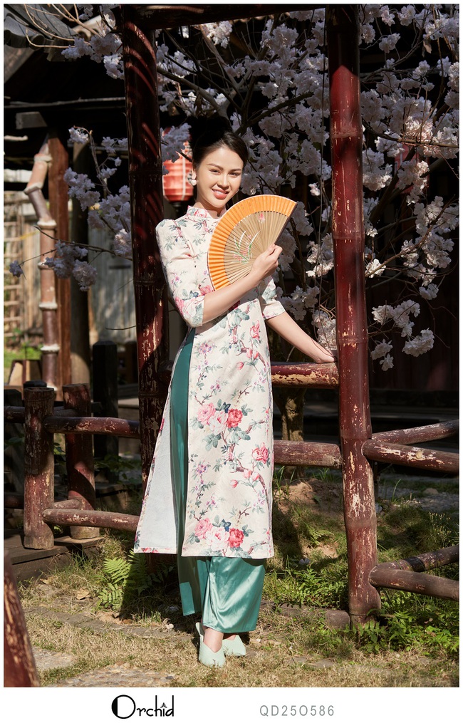 Tôn vinh dáng xinh với BST áo dài Tết của Orchid - Ảnh 5. Tôn vinh dáng xinh với BST áo dài Tết của Orchid - Ảnh 5.