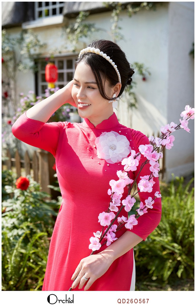 Tôn vinh dáng xinh với BST áo dài Tết của Orchid - Ảnh 6. Tôn vinh dáng xinh với BST áo dài Tết của Orchid - Ảnh 6.
