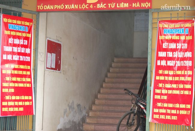 Cư dân chỉ còn sử dụng hần cầu thang phía sau tòa nhà